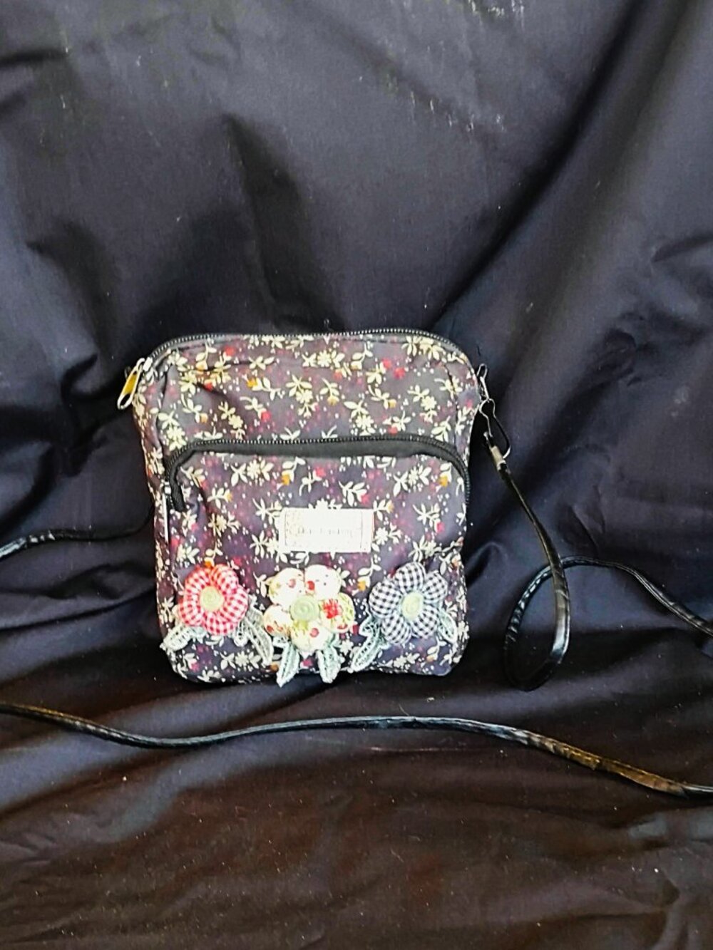 Qias Jin Ren Fabric Floral Little Crossbody